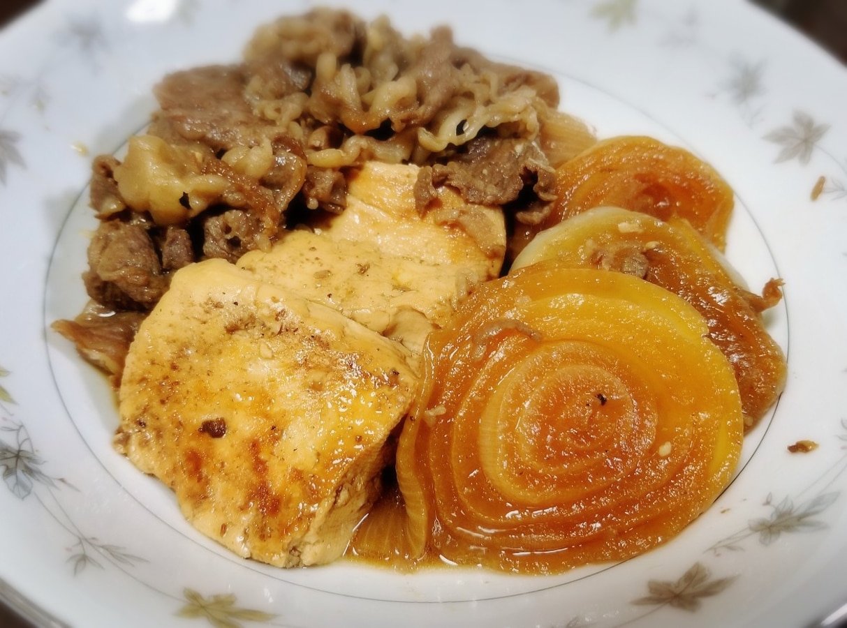 ゴロゴロ玉ねぎ すき焼き風 肉豆腐 レシピ 作り方 By こぶた 楽天レシピ ゴロゴロ玉ねぎ すき焼き風 肉豆腐 レシピ 作り方 By こぶた 楽天レシピ